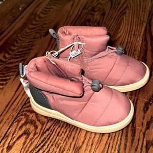 Brand new w/ tags Zara kids mauve booties (7T)